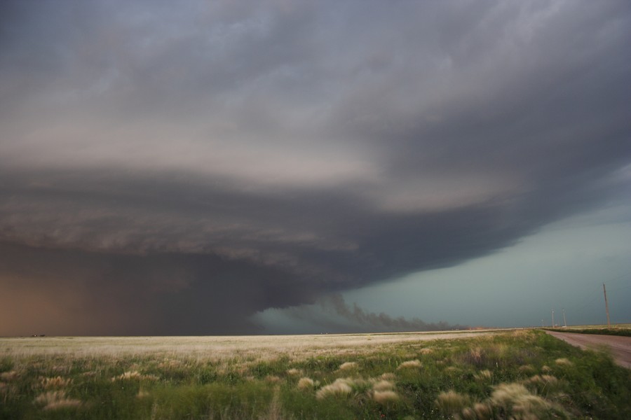 cumulonimbus thunderstorm_base : E of Keyes, Oklahoma, USA   31 May 2007