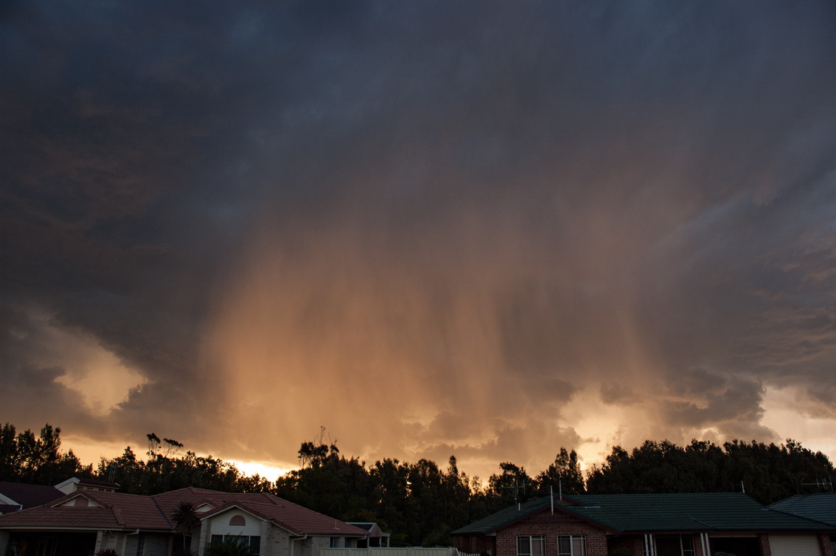 cumulonimbus thunderstorm_base : Lake Cathie, NSW   14 September 2007