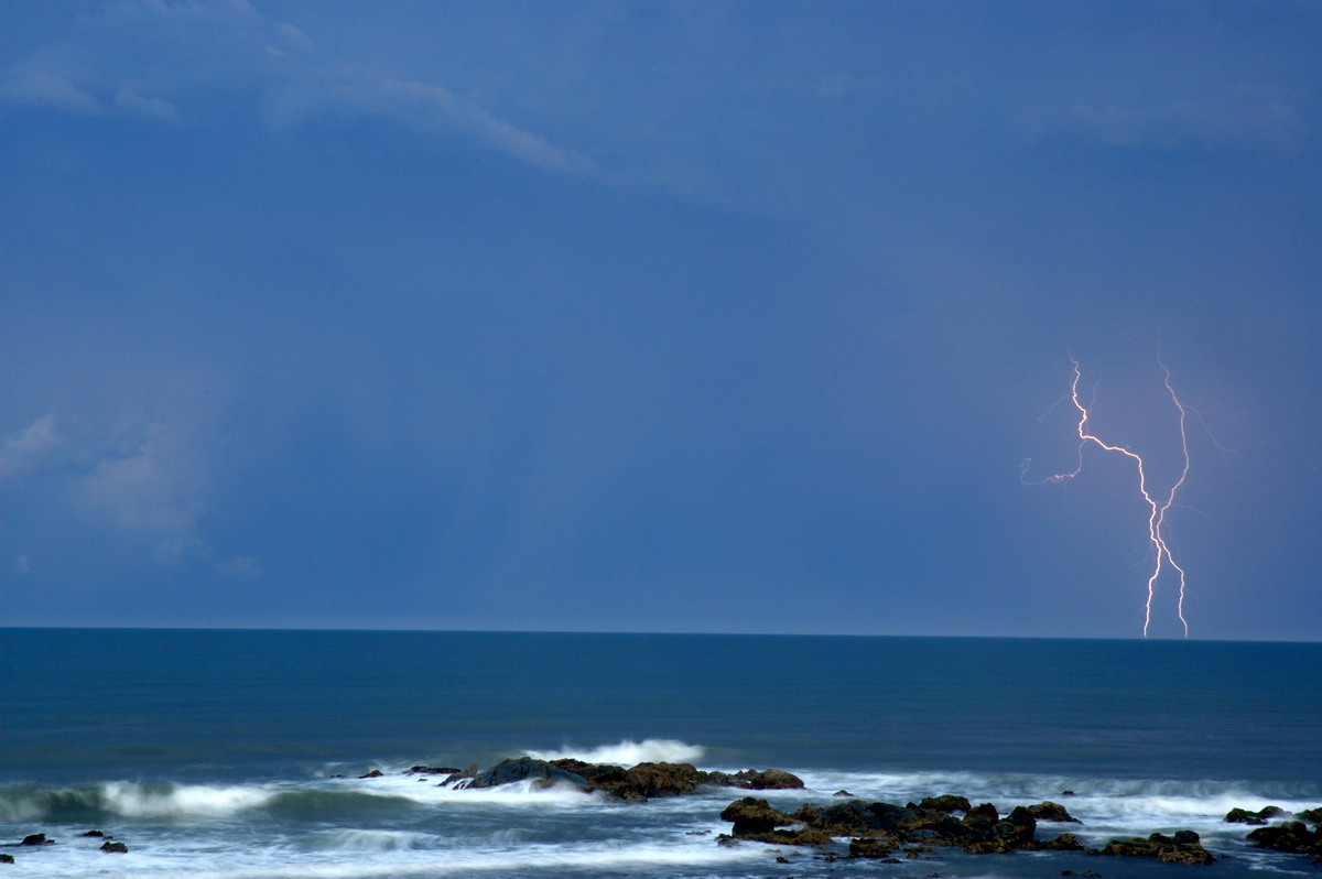 lightning lightning_bolts : Lake Cathie, NSW   14 September 2007