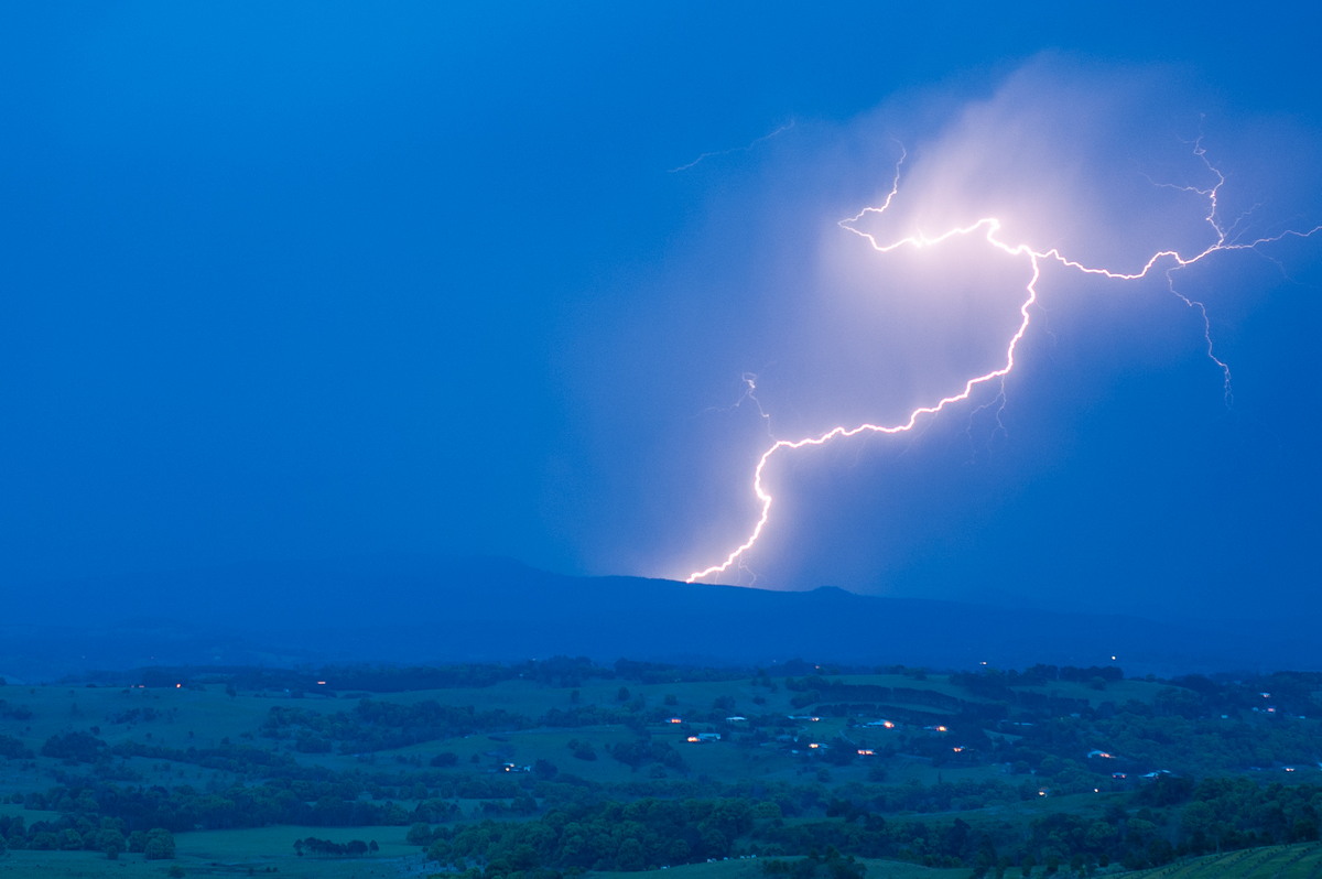 lightning lightning_bolts : McLeans Ridges, NSW   7 October 2007