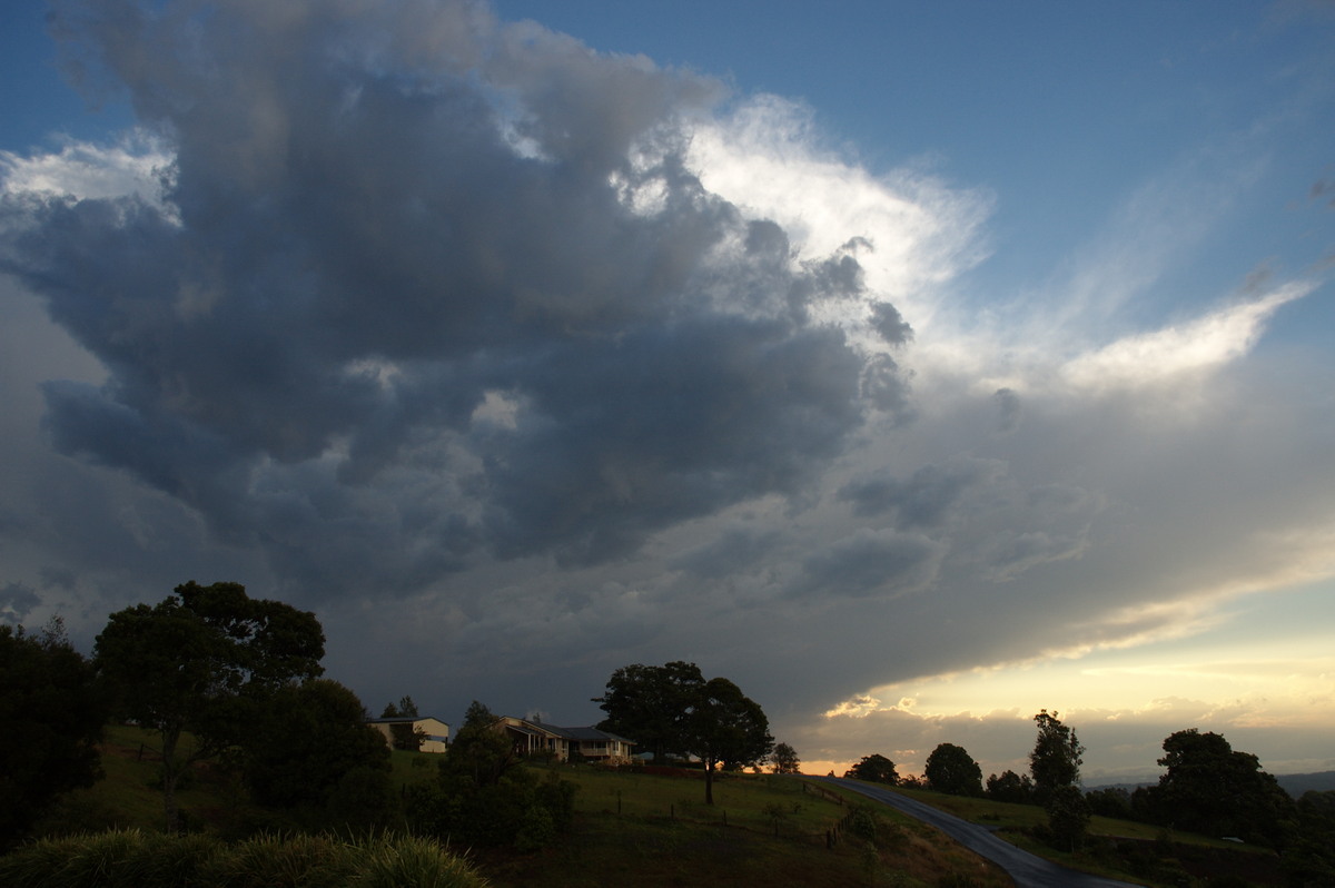 anvil thunderstorm_anvils : McLeans Ridges, NSW   8 October 2007