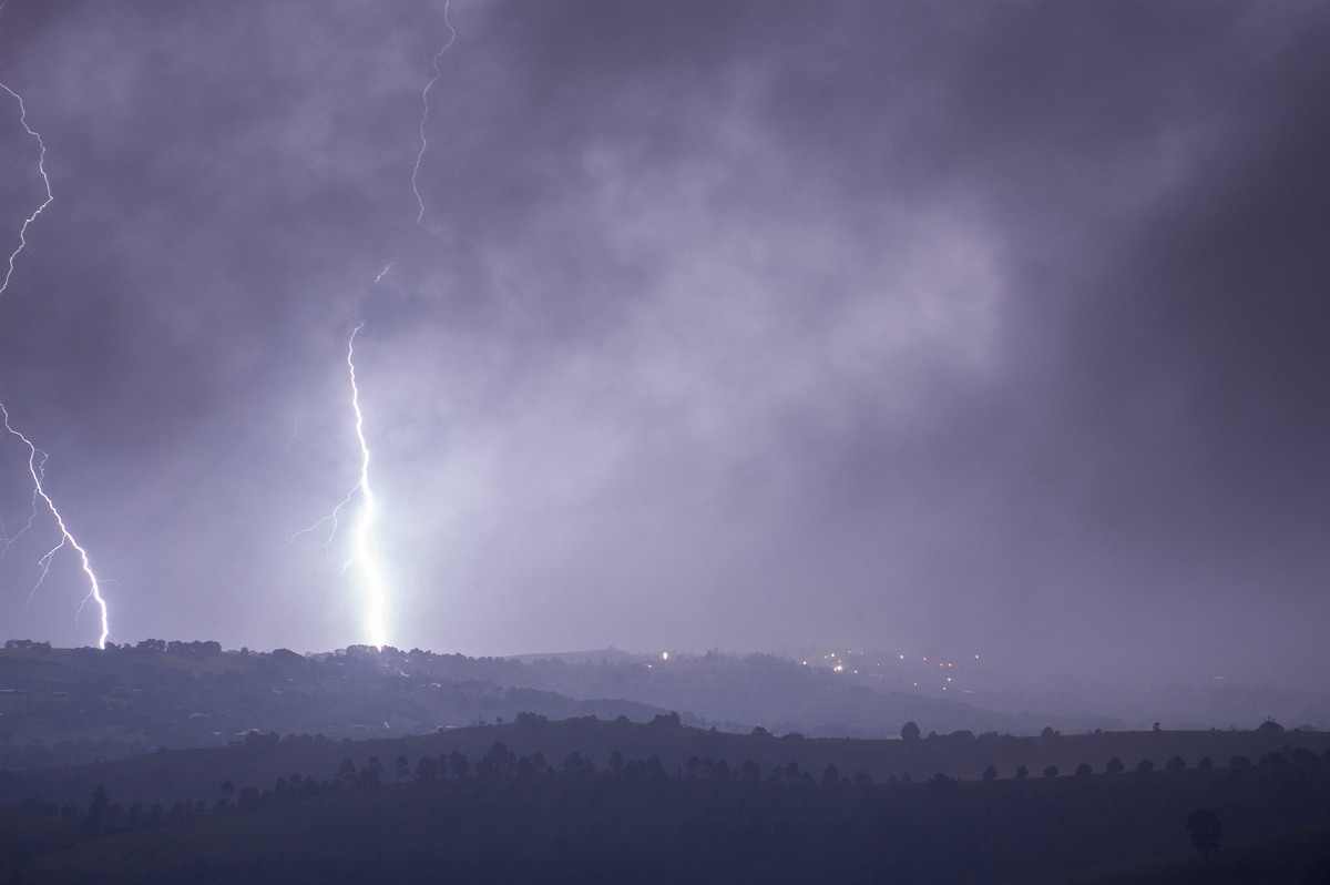 lightning lightning_bolts : McLeans Ridges, NSW   12 October 2007