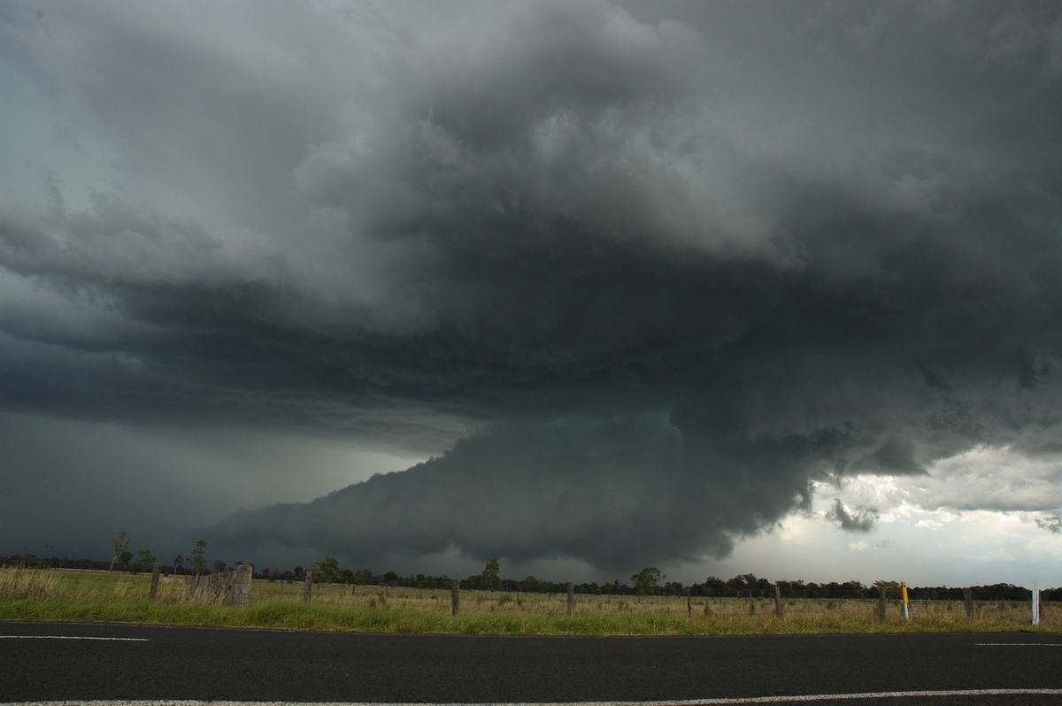 wallcloud thunderstorm_wall_cloud : E of Casino, NSW   26 October 2007