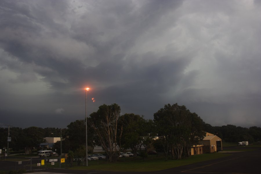 cumulonimbus thunderstorm_base : Ballina, NSW   29 October 2007