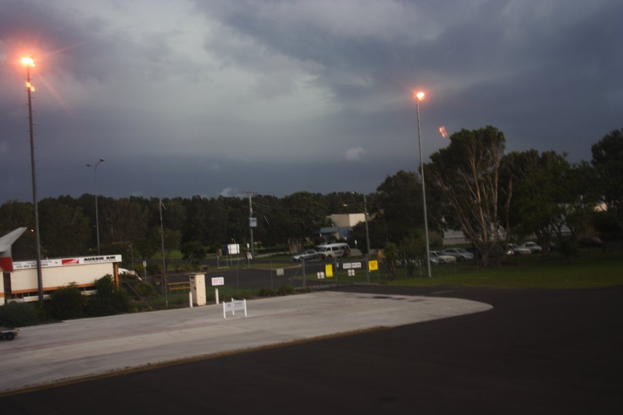 cumulonimbus thunderstorm_base : Ballina, NSW   29 October 2007