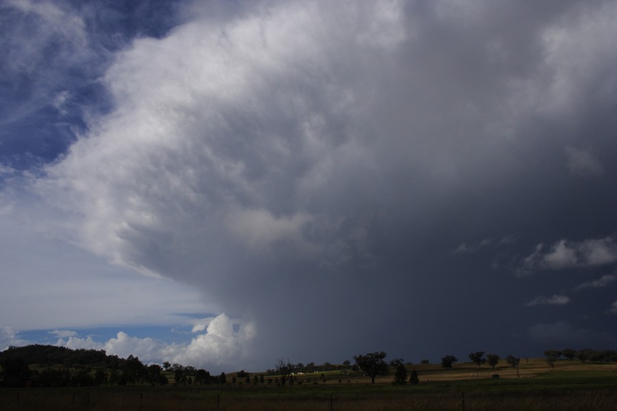 cumulonimbus thunderstorm_base : N of Tamworth, NSW   14 October 2008