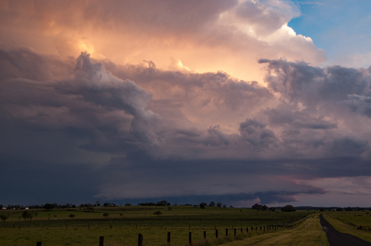 thunderstorm cumulonimbus_incus : Clovass, NSW   10 December 2008