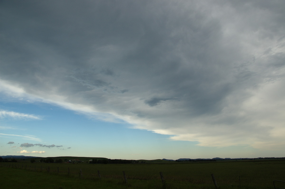 anvil thunderstorm_anvils : N of Casino, NSW   18 December 2008