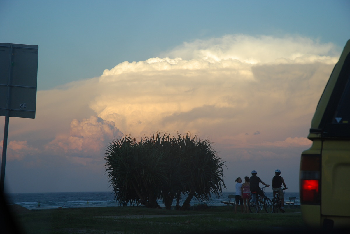 thunderstorm cumulonimbus_incus : Brisbane, QLD   30 December 2008