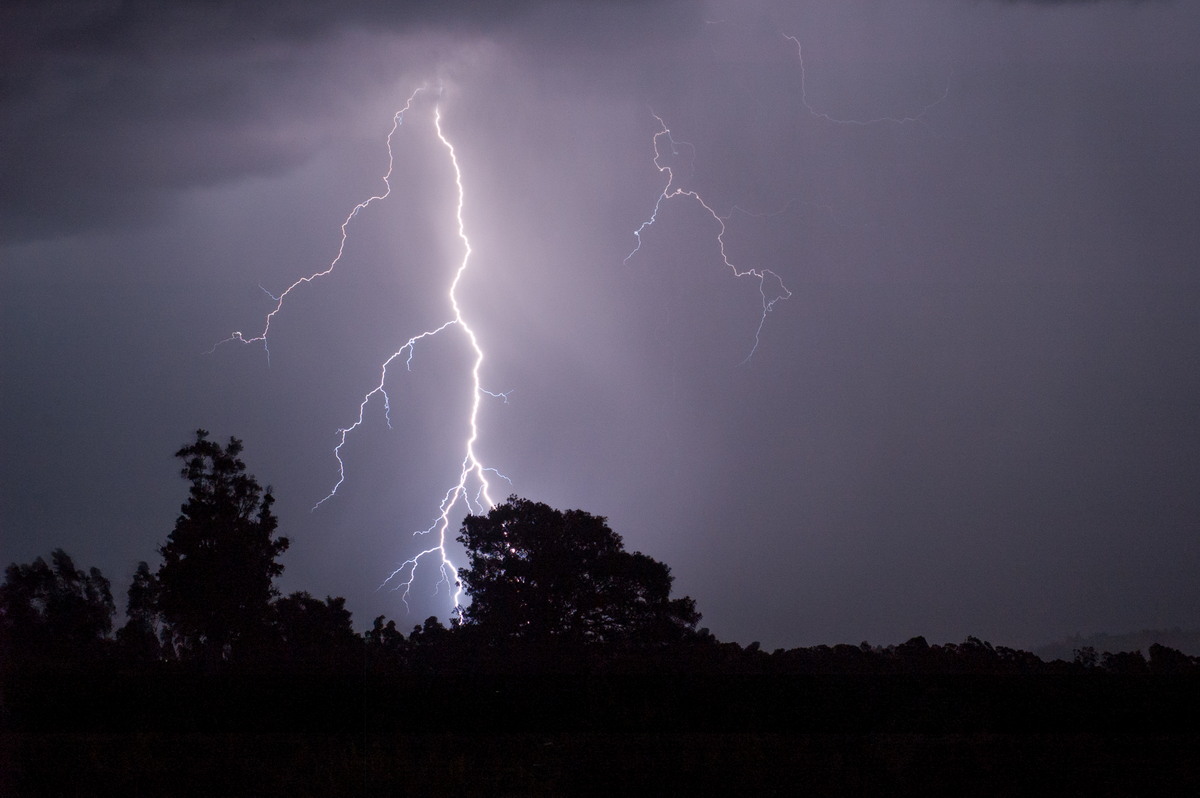 lightning lightning_bolts : McLeans Ridges, NSW   1 January 2009