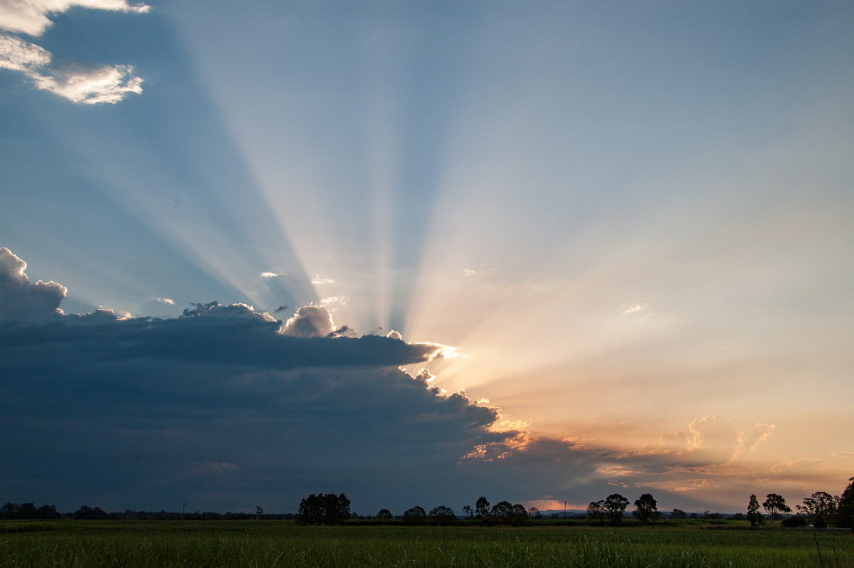 halosundog halo_sundog_crepuscular_rays : Lawrence, NSW   16 January 2009