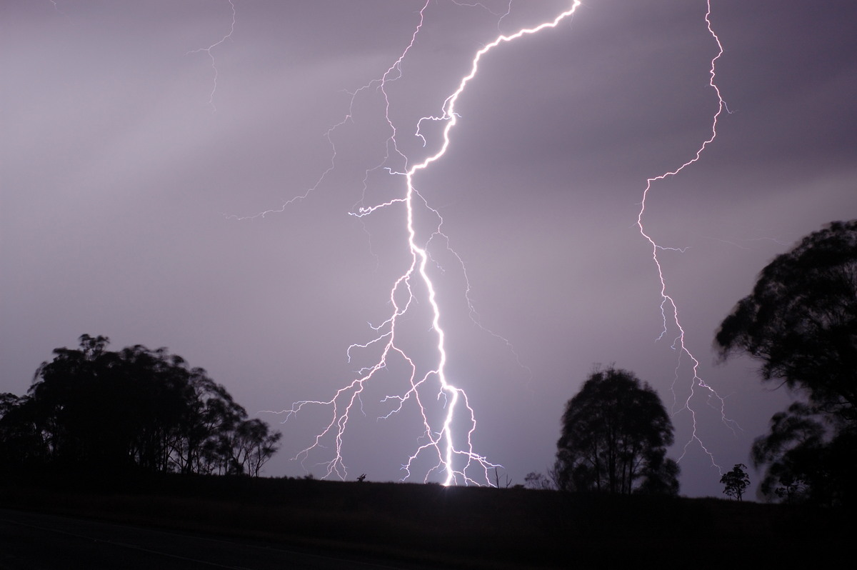 lightning lightning_bolts : W of Warwick, QLD   24 January 2009