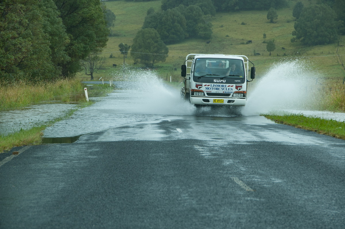 flashflooding flood_pictures : Eltham, NSW   21 May 2009