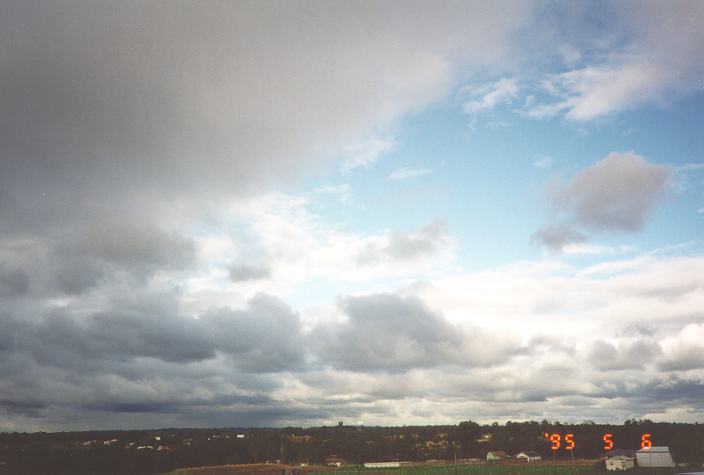 stratocumulus stratocumulus_cloud : Schofields, NSW   6 May 1995