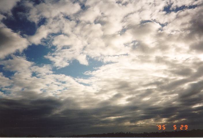 stratocumulus stratocumulus_cloud : Schofields, NSW   29 May 1995