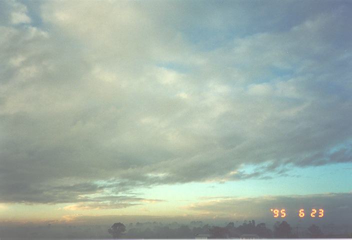 stratocumulus stratocumulus_cloud : Schofields, NSW   23 June 1995