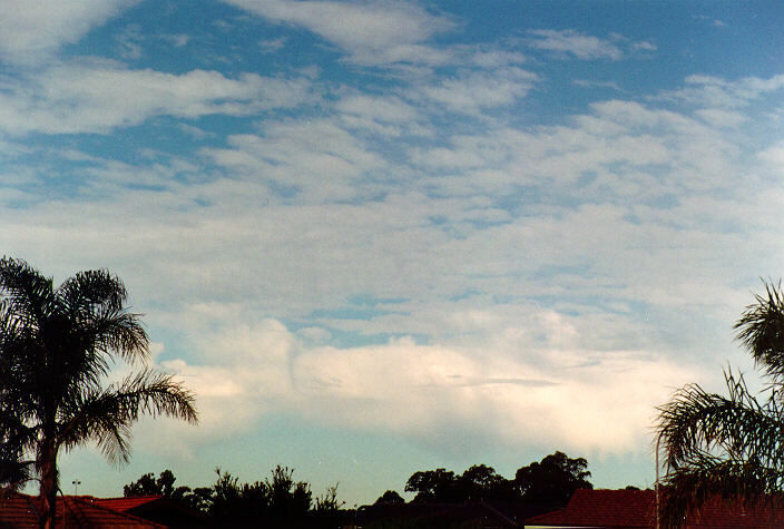 virga virga_pictures : Oakhurst, NSW   25 June 1995