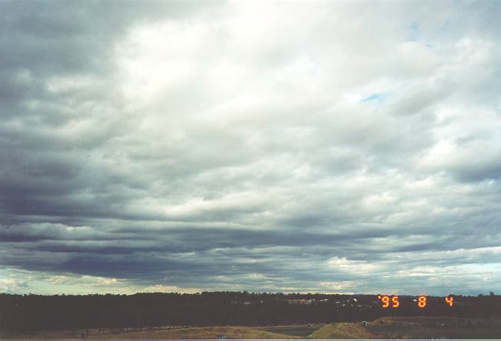 stratocumulus stratocumulus_cloud : Schofields, NSW   4 August 1995