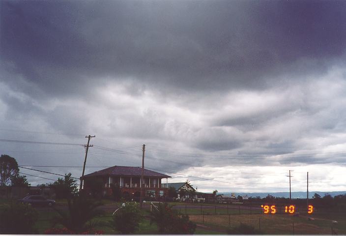 stratocumulus stratocumulus_cloud : Schofields, NSW   3 October 1995