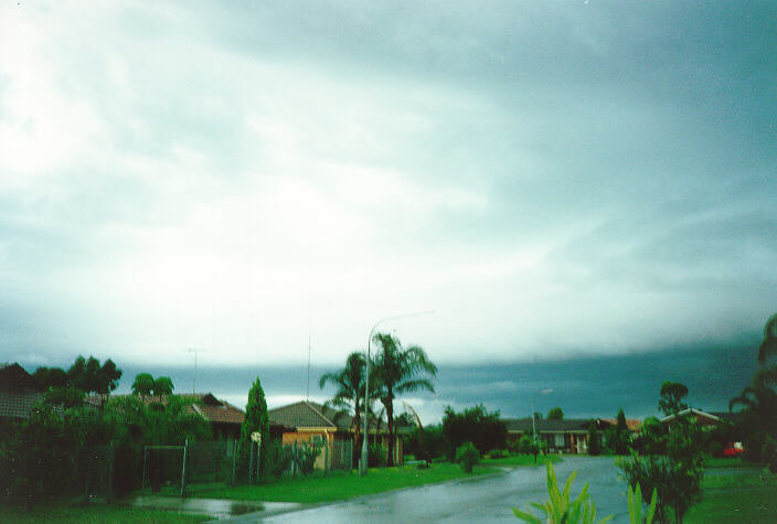 shelfcloud shelf_cloud : Oakhurst, NSW   10 December 1995