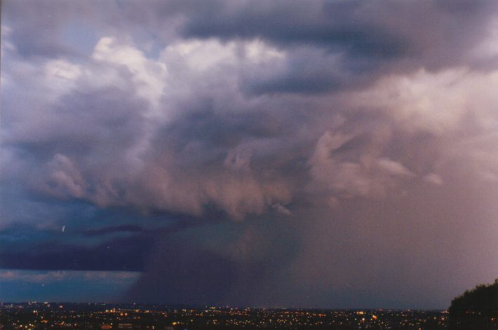 thunderstorm cumulonimbus_incus : Horsley Park, NSW   13 November 1998