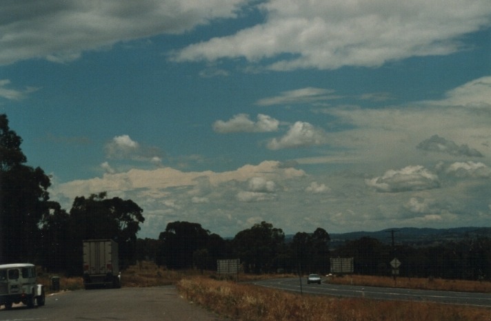 altocumulus altocumulus_cloud : Moonbi Hill, NSW   17 January 2000