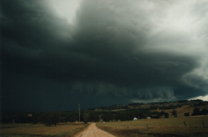 cumulonimbus thunderstorm_base : 30km W of Glen Innes, NSW   17 January 2000