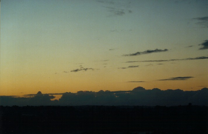 thunderstorm cumulonimbus_calvus : Schofields, NSW   16 May 2000