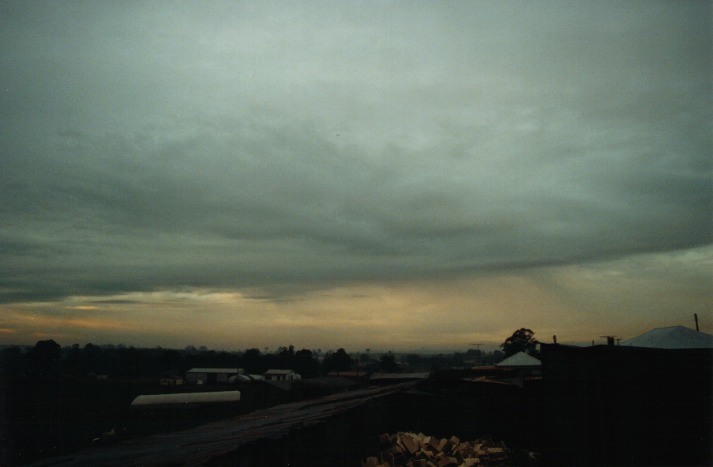 stratocumulus stratocumulus_cloud : Schofields, NSW   20 June 2000