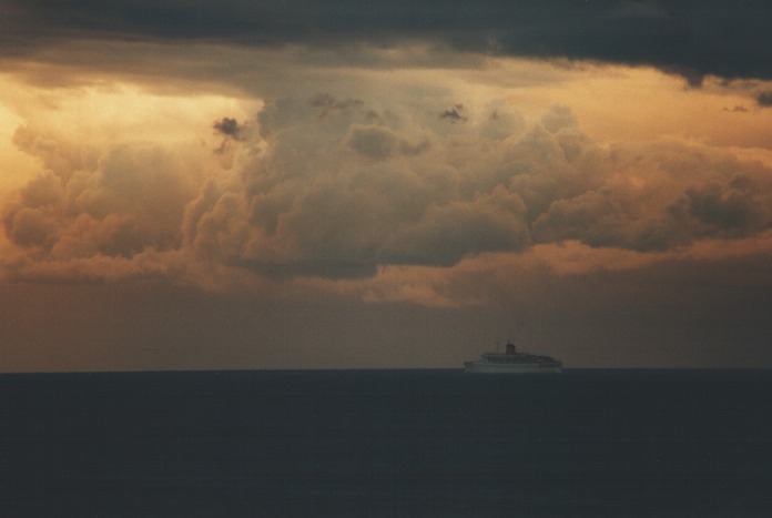 cumulonimbus thunderstorm_base : North Head, NSW   28 August 2000