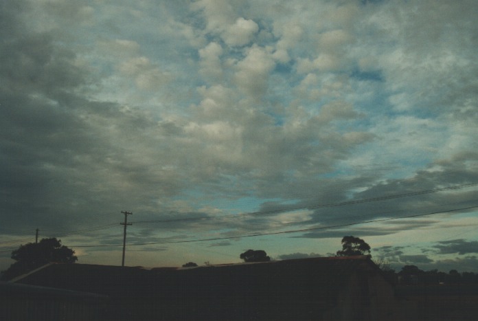 altocumulus altocumulus_cloud : Schofields, NSW   2 September 2000