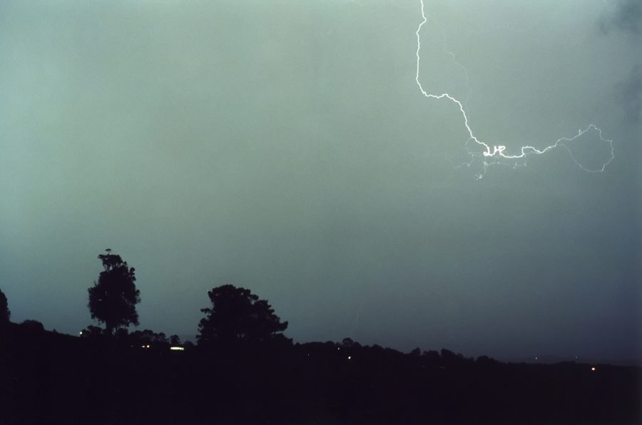 lightning lightning_bolts : McLeans Ridges, NSW   25 October 2000