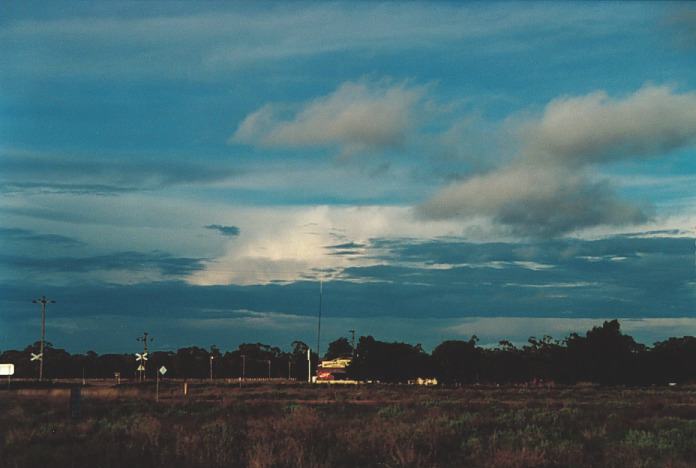 altocumulus altocumulus_cloud : Byrock, NSW   18 November 2000