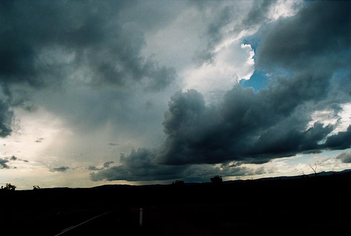 thunderstorm cumulonimbus_incus : Anakie, Qld   22 November 2000