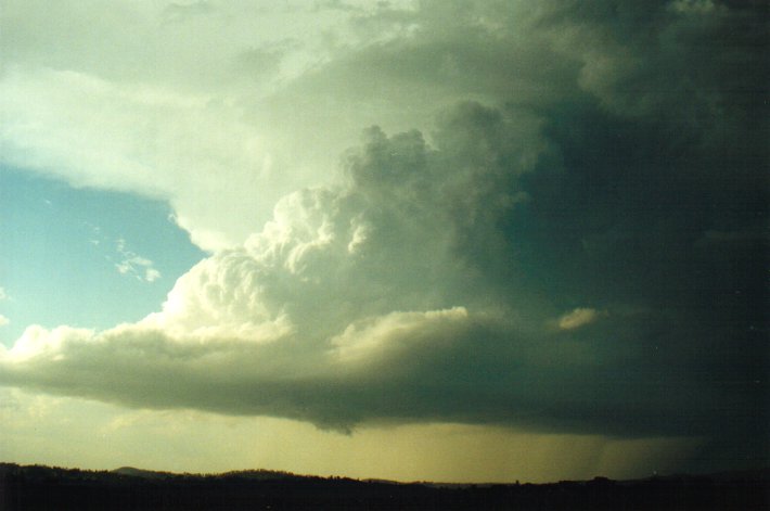 thunderstorm cumulonimbus_incus : McKees Hill, NSW   17 January 2001