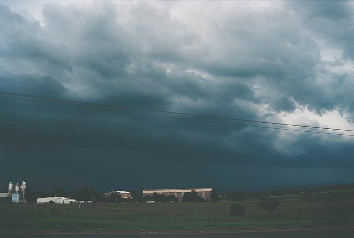 cumulonimbus thunderstorm_base : Camden, NSW   28 February 2001