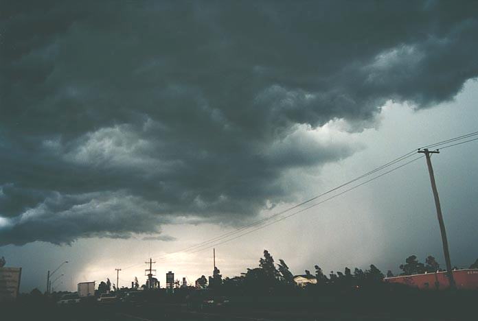 cumulonimbus thunderstorm_base : Camden, NSW   28 February 2001