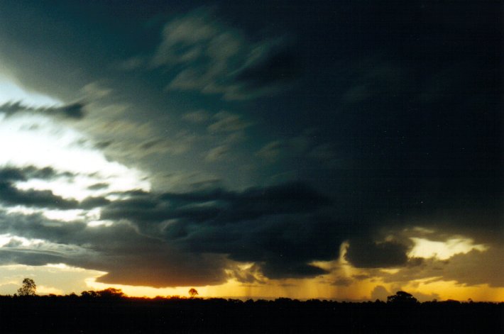 updraft thunderstorm_updrafts : E of Casino, NSW   6 May 2001