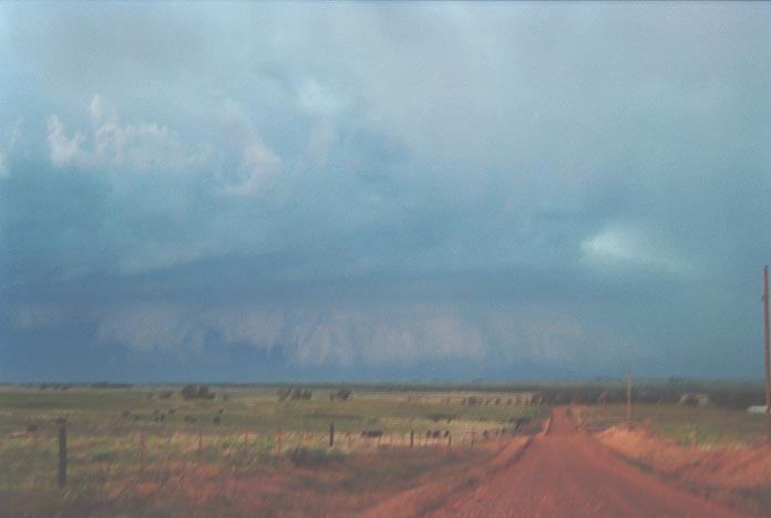 shelfcloud shelf_cloud : W of Woodward, Oklahoma, USA   27 May 2001