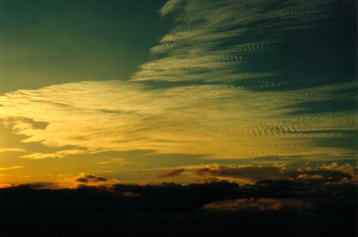 altocumulus undulatus : McLeans Ridges, NSW   24 July 2001