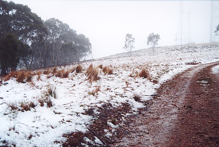 snow snow_pictures : Mt Lambie, NSW   27 August 2001