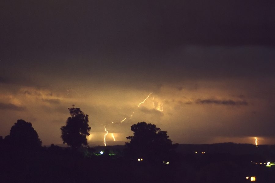 lightning lightning_bolts : McLeans Ridges, NSW   1 September 2001