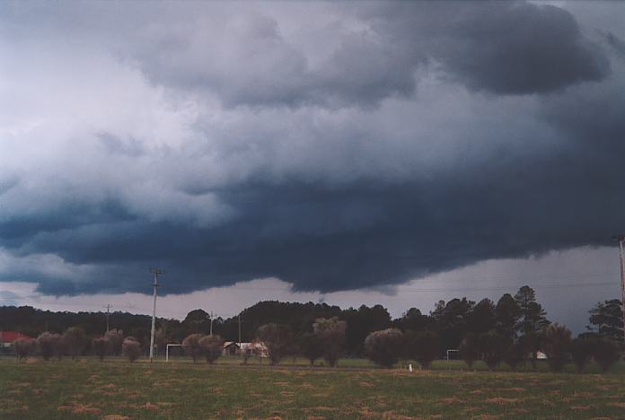 cumulonimbus thunderstorm_base : Bulahdelah, NSW   3 October 2001