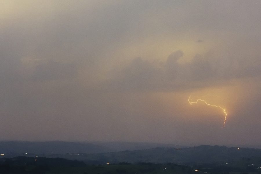 lightning lightning_bolts : McLeans Ridges, NSW   22 December 2001