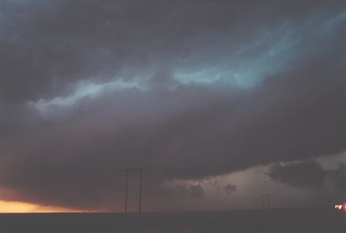 cumulonimbus supercell_thunderstorm : near Chillicothe, Texas, USA   24 May 2002