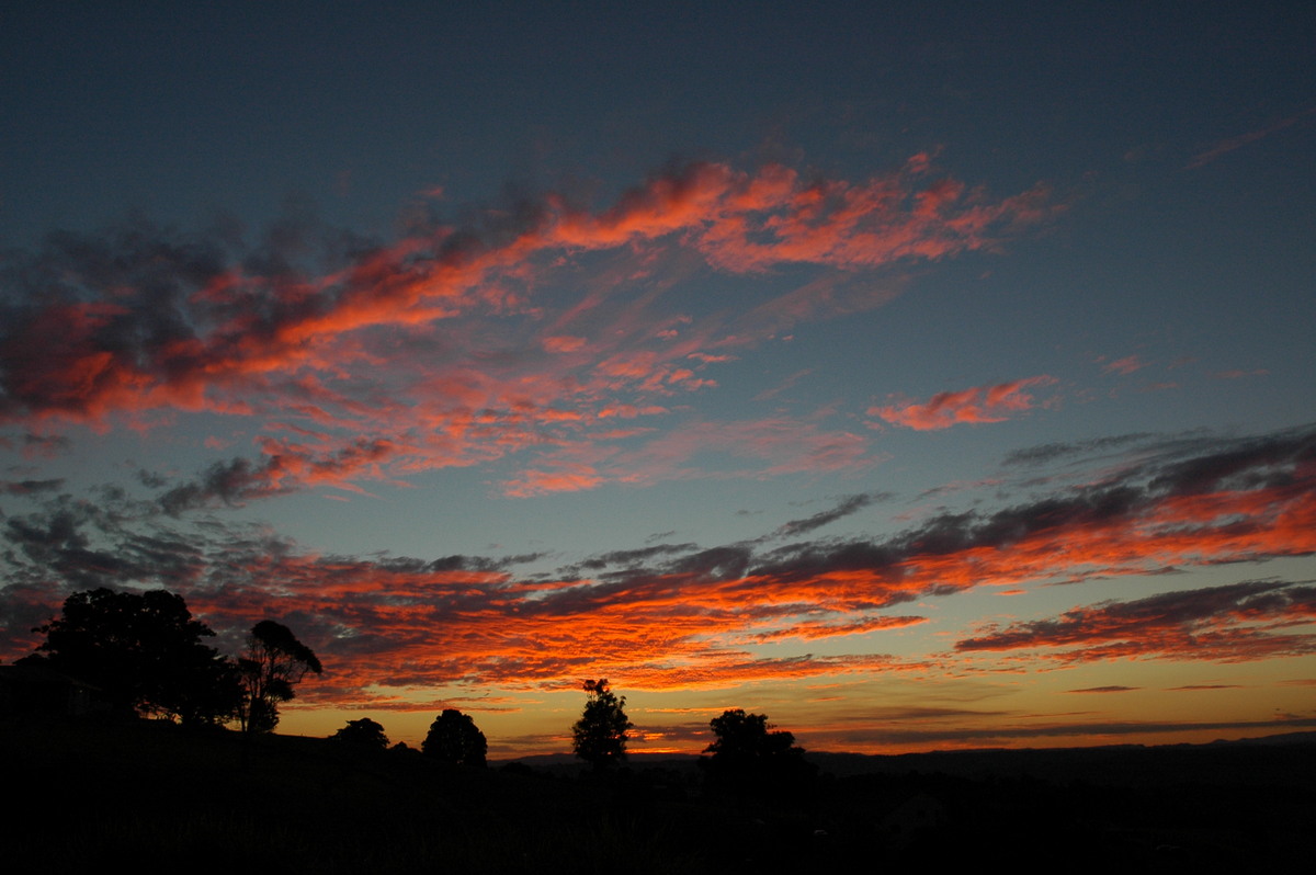 altocumulus altocumulus_cloud : McLeans Ridges, NSW   13 July 2004