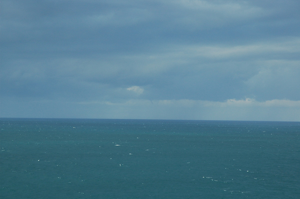 tornadoes funnel_tornado_waterspout : Cabarita, NSW   15 July 2004