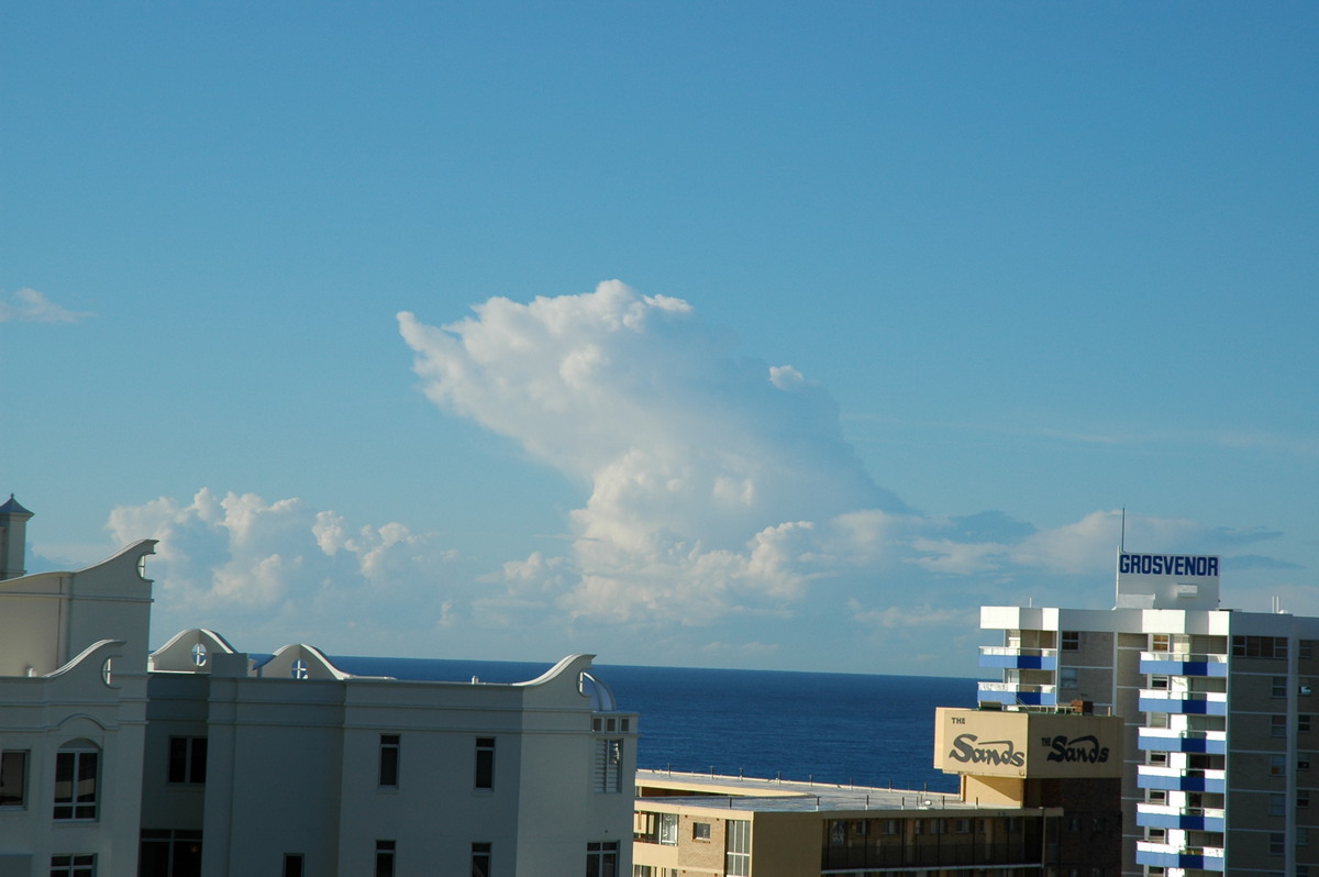 thunderstorm cumulonimbus_calvus : Gold Coast, QLD   31 July 2004