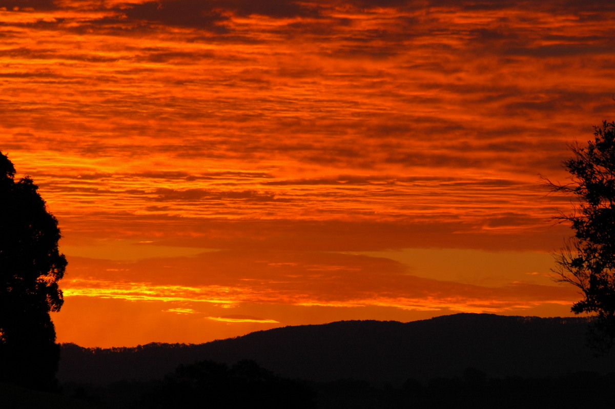 altocumulus altocumulus_cloud : McLeans Ridges, NSW   15 August 2004