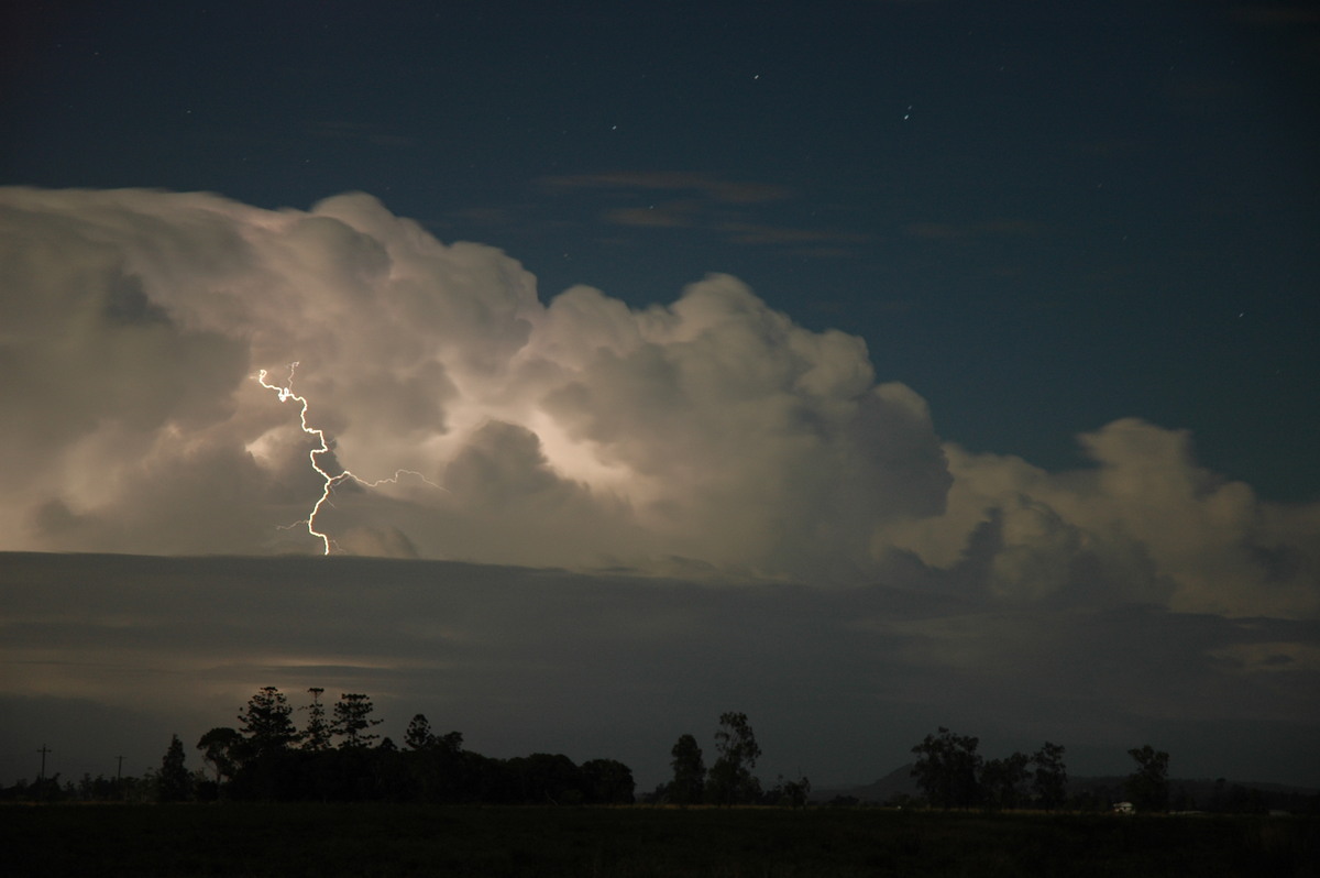 lightning lightning_bolts : Coraki, NSW   25 March 2005